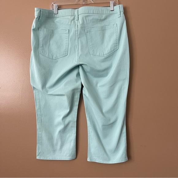 Lee Riders Light Mint Mid Rise Capri Pants size 18 - Picture 6 of 7